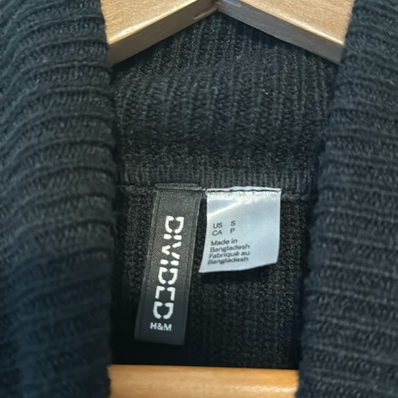 CROPPED TURTLENECK SWEATER - Picture 3 of 3